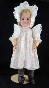 clip dot lawn dress with pink flowers for antique dolls